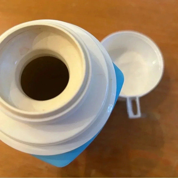 GUC antique vintage 8 oz thermos - 1980s school lunchbox size. Baby blue. - Picture 7 of 8